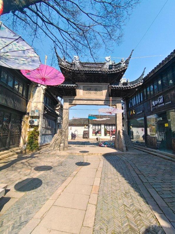 全球最大烂尾工程:迪拜“世界岛”开工15年耗资800亿,买主自杀
